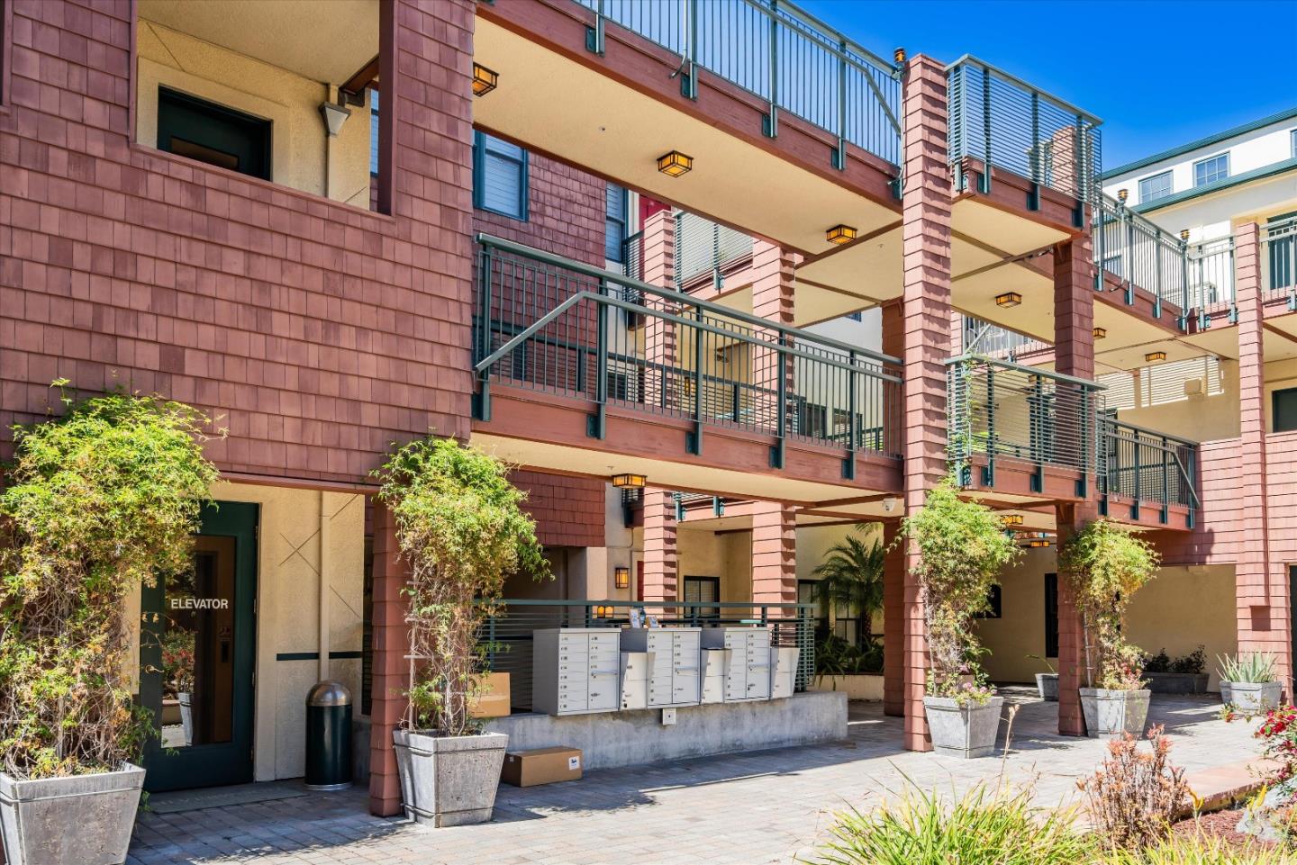 Detail Gallery Image 37 of 40 For 435 Sheridan Ave #203,  Palo Alto,  CA 94306 - 3 Beds | 2 Baths