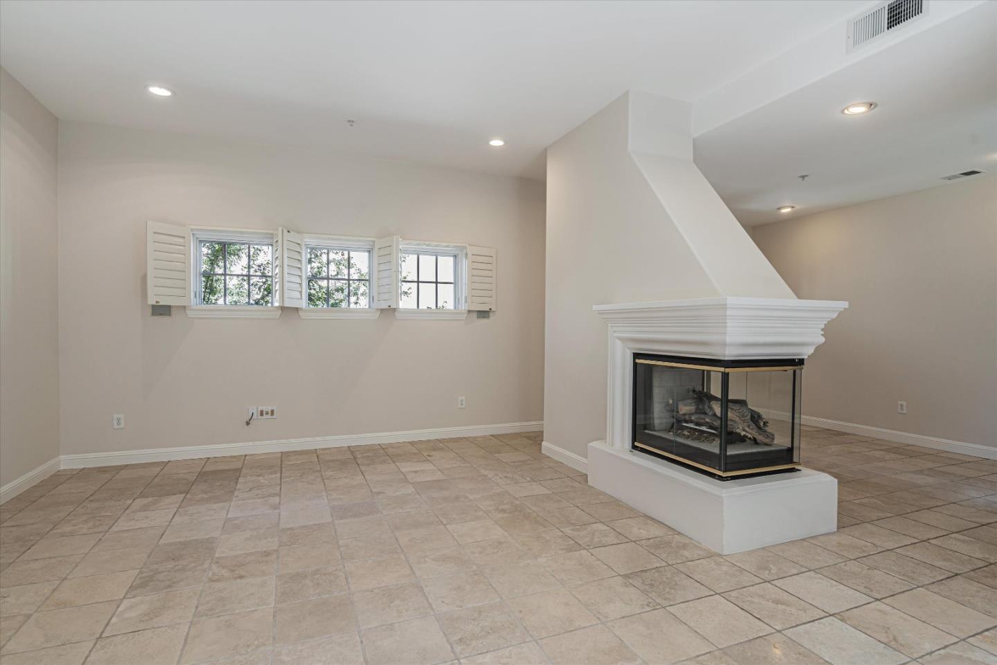 Detail Gallery Image 9 of 40 For 435 Sheridan Ave #203,  Palo Alto,  CA 94306 - 3 Beds | 2 Baths