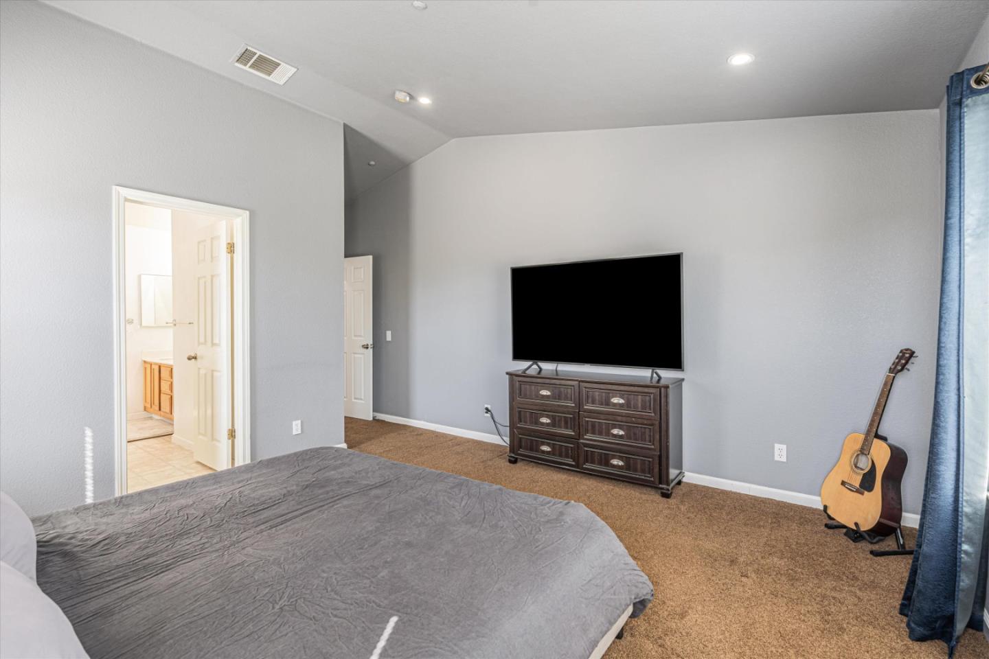 Detail Gallery Image 28 of 34 For 211 Clearpointe Dr, Vallejo,  CA 94591 - 3 Beds | 2/1 Baths