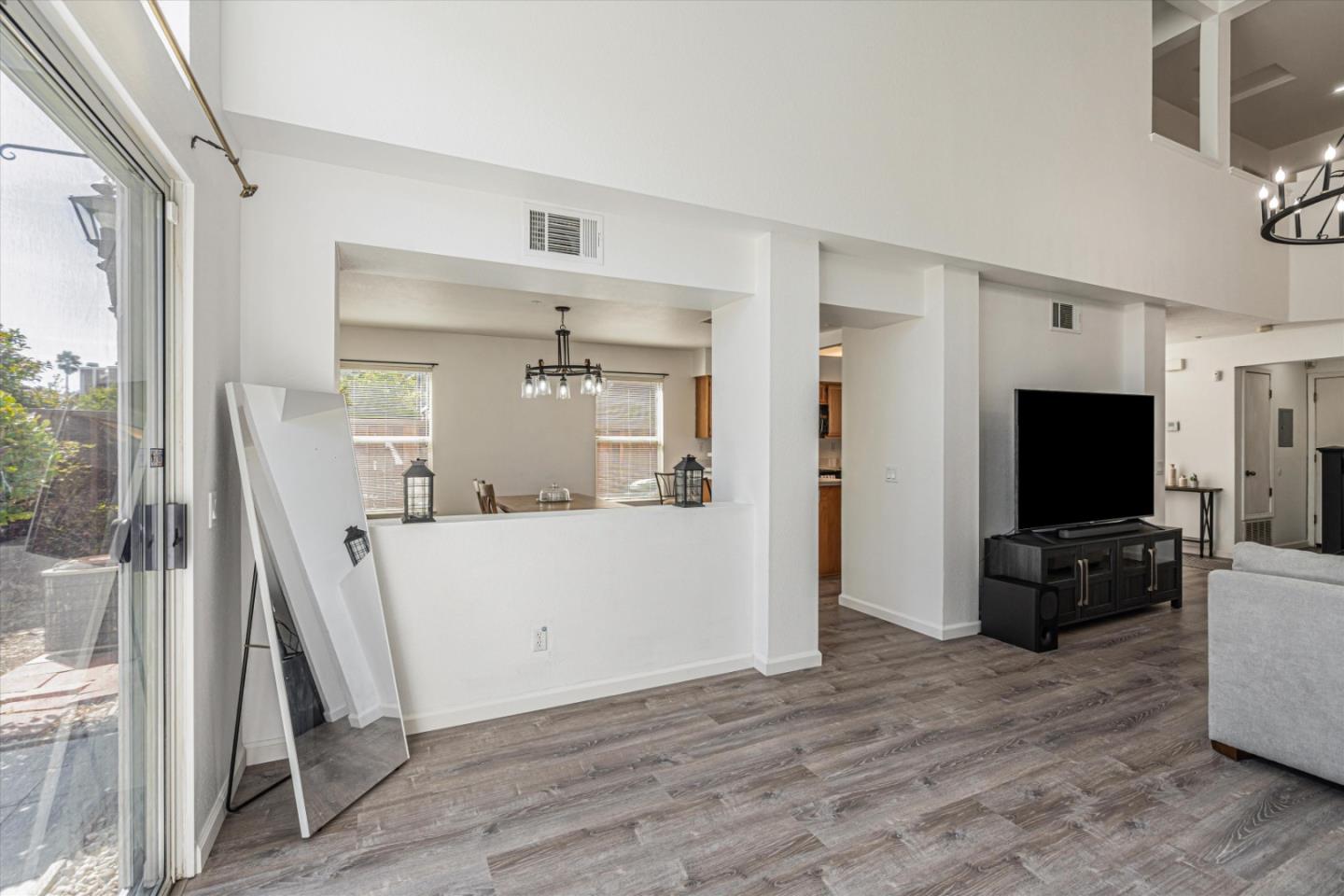 211 Clearpointe Dr, Vallejo, CA 94591 photo 9