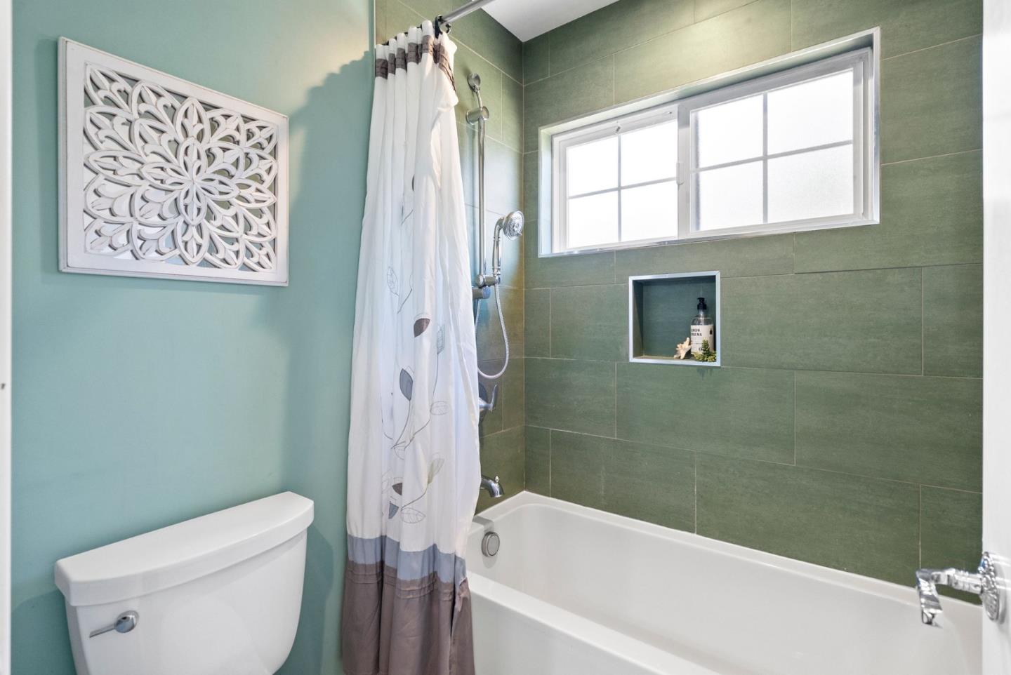 Detail Gallery Image 25 of 42 For 2028 Monroe Ave, Belmont,  CA 94002 - 3 Beds | 2/1 Baths