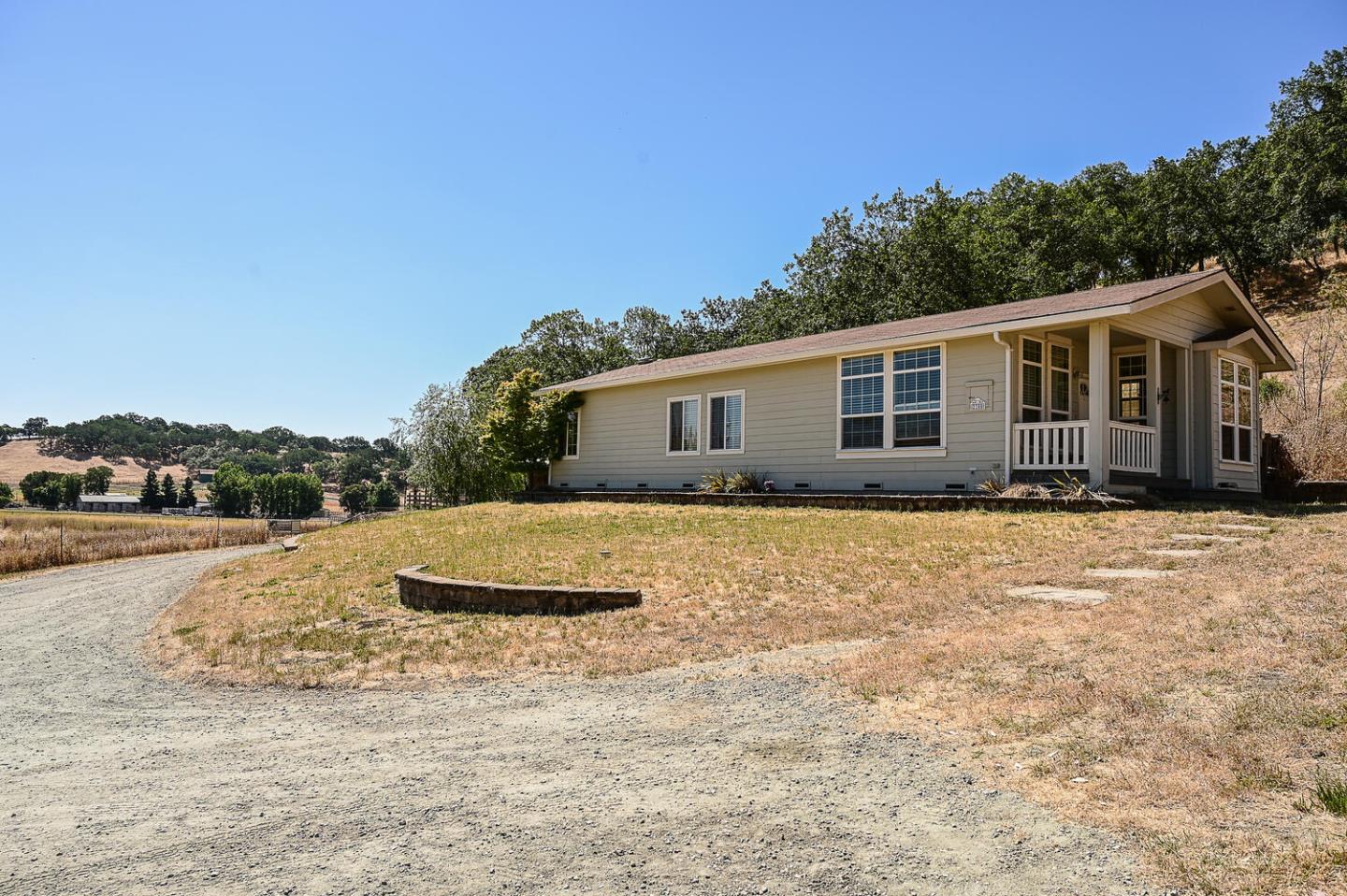 Detail Gallery Image 22 of 56 For 2700 Day Rd, Gilroy,  CA 95020 - 3 Beds | 2 Baths