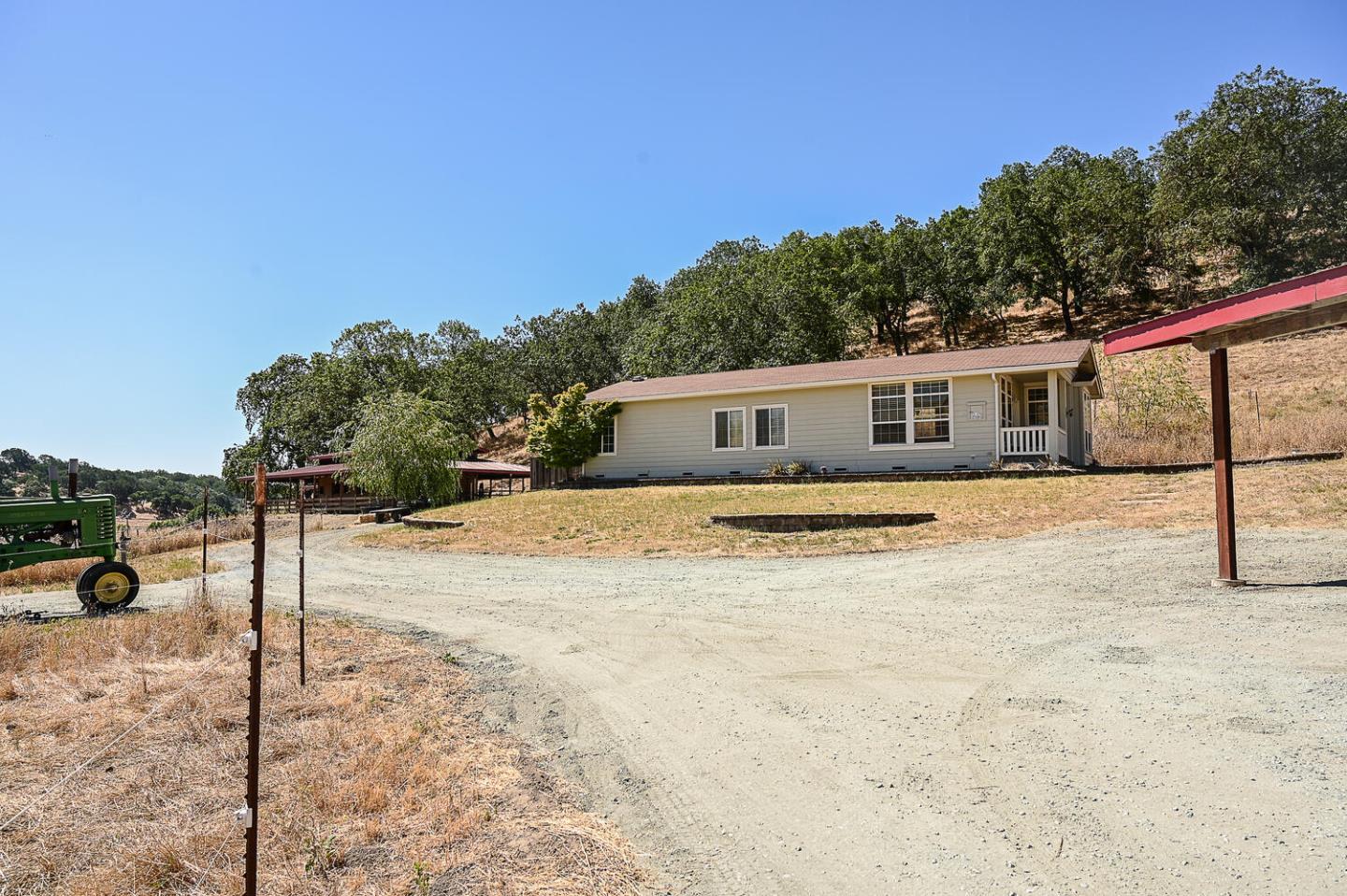 Detail Gallery Image 23 of 56 For 2700 Day Rd, Gilroy,  CA 95020 - 3 Beds | 2 Baths