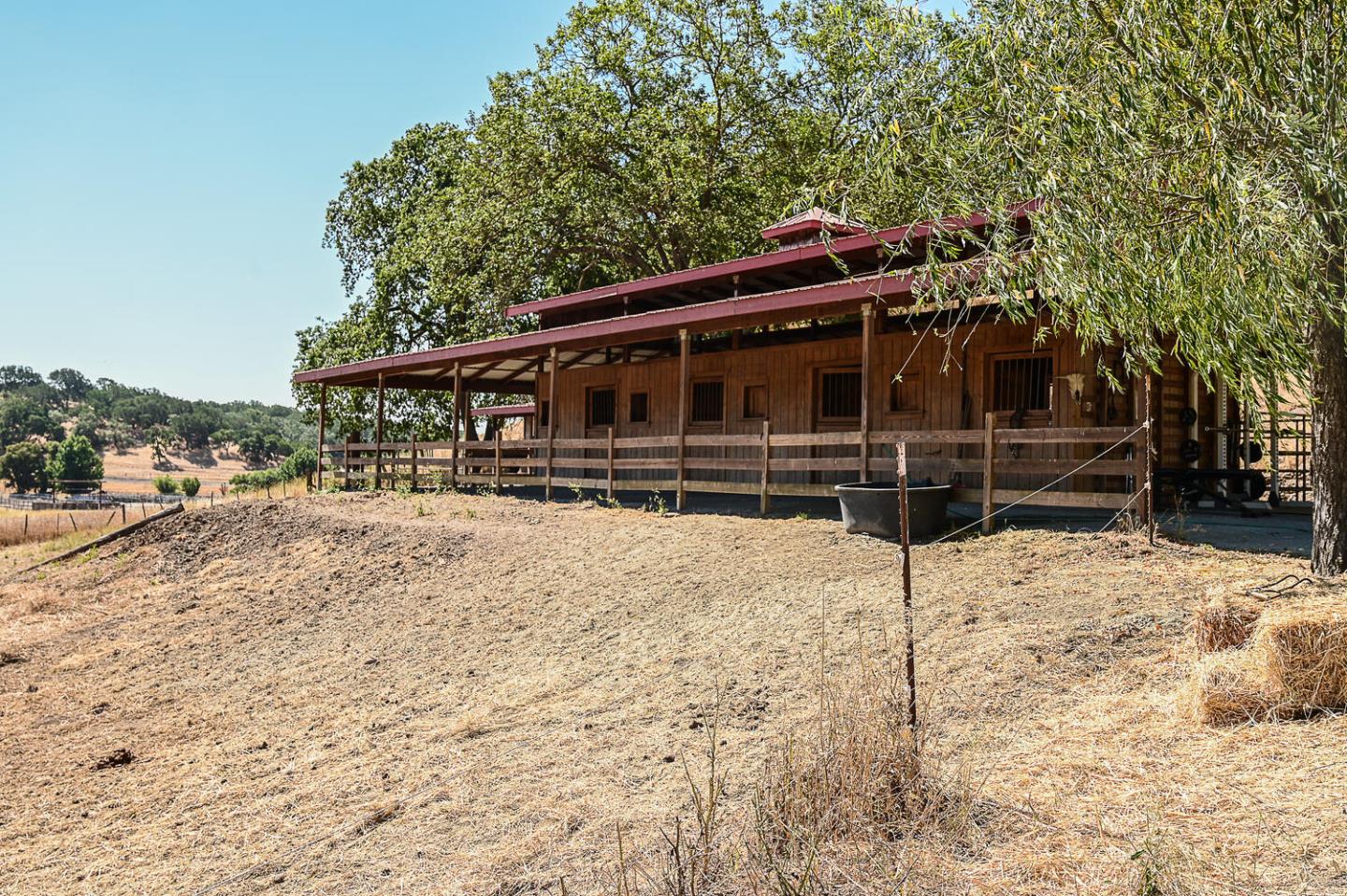 Detail Gallery Image 5 of 56 For 2700 Day Rd, Gilroy,  CA 95020 - 3 Beds | 2 Baths