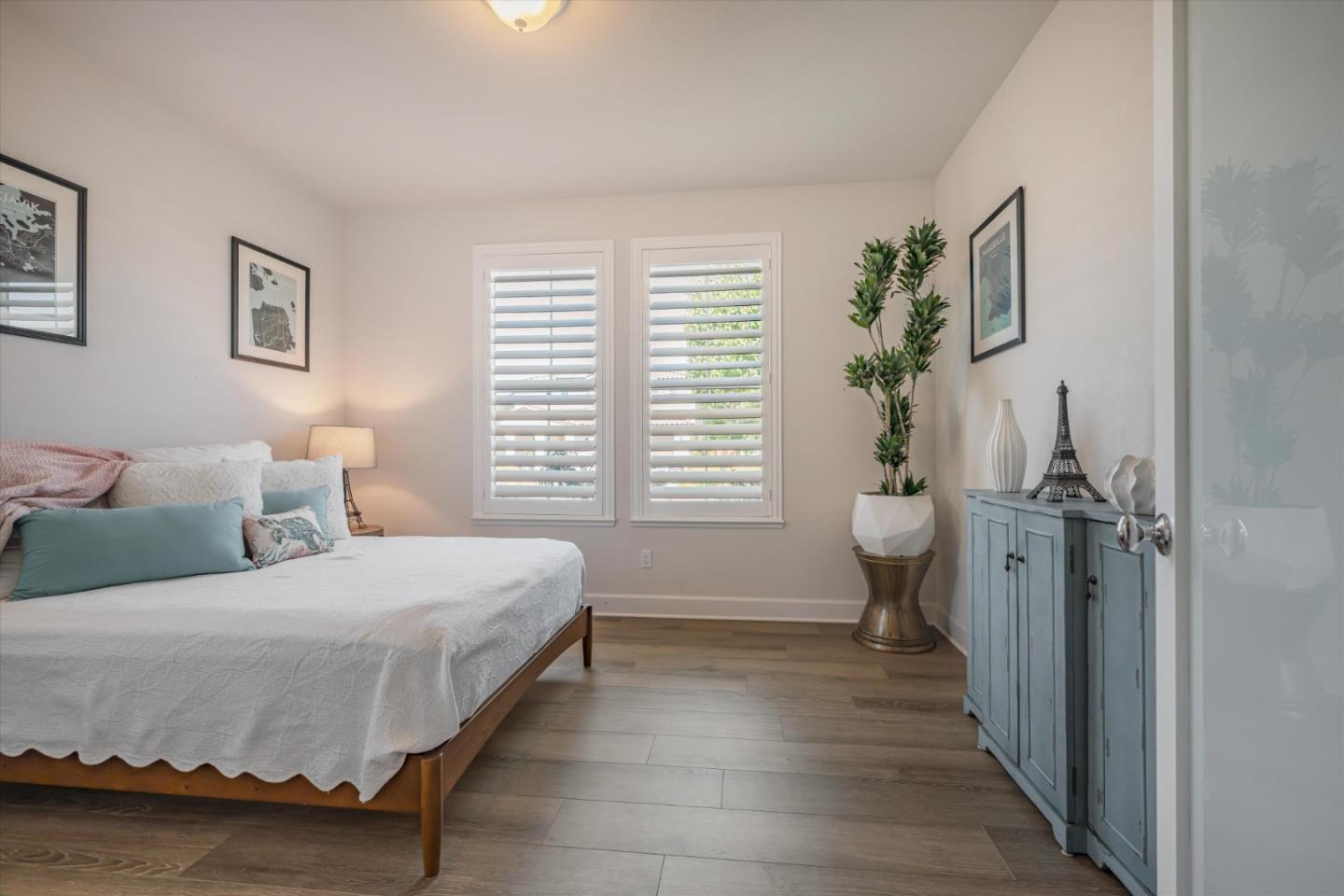 Detail Gallery Image 12 of 43 For 821 Cordoba Way, Hollister,  CA 95023 - 3 Beds | 2/1 Baths