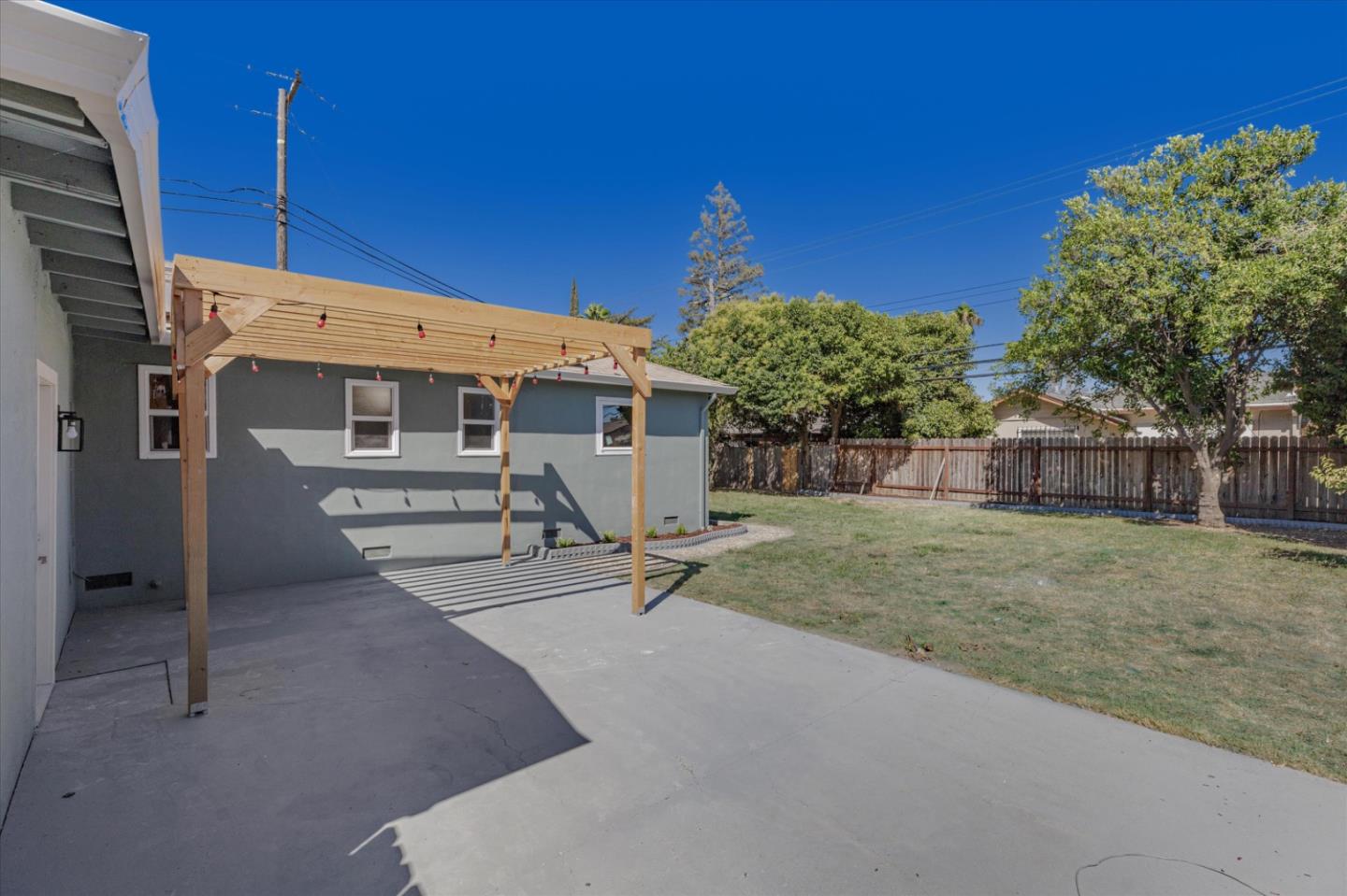 Detail Gallery Image 37 of 42 For 7351 15th St, Sacramento,  CA 95822 - 3 Beds | 2 Baths