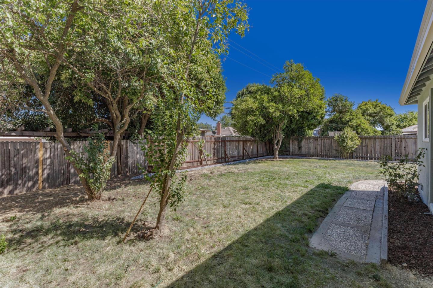 Detail Gallery Image 41 of 42 For 7351 15th St, Sacramento,  CA 95822 - 3 Beds | 2 Baths