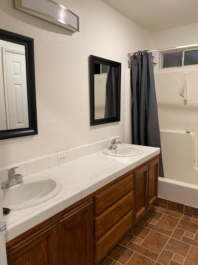 Detail Gallery Image 13 of 40 For 731 Champagne Ct, Los Banos,  CA 93635 - 4 Beds | 2 Baths