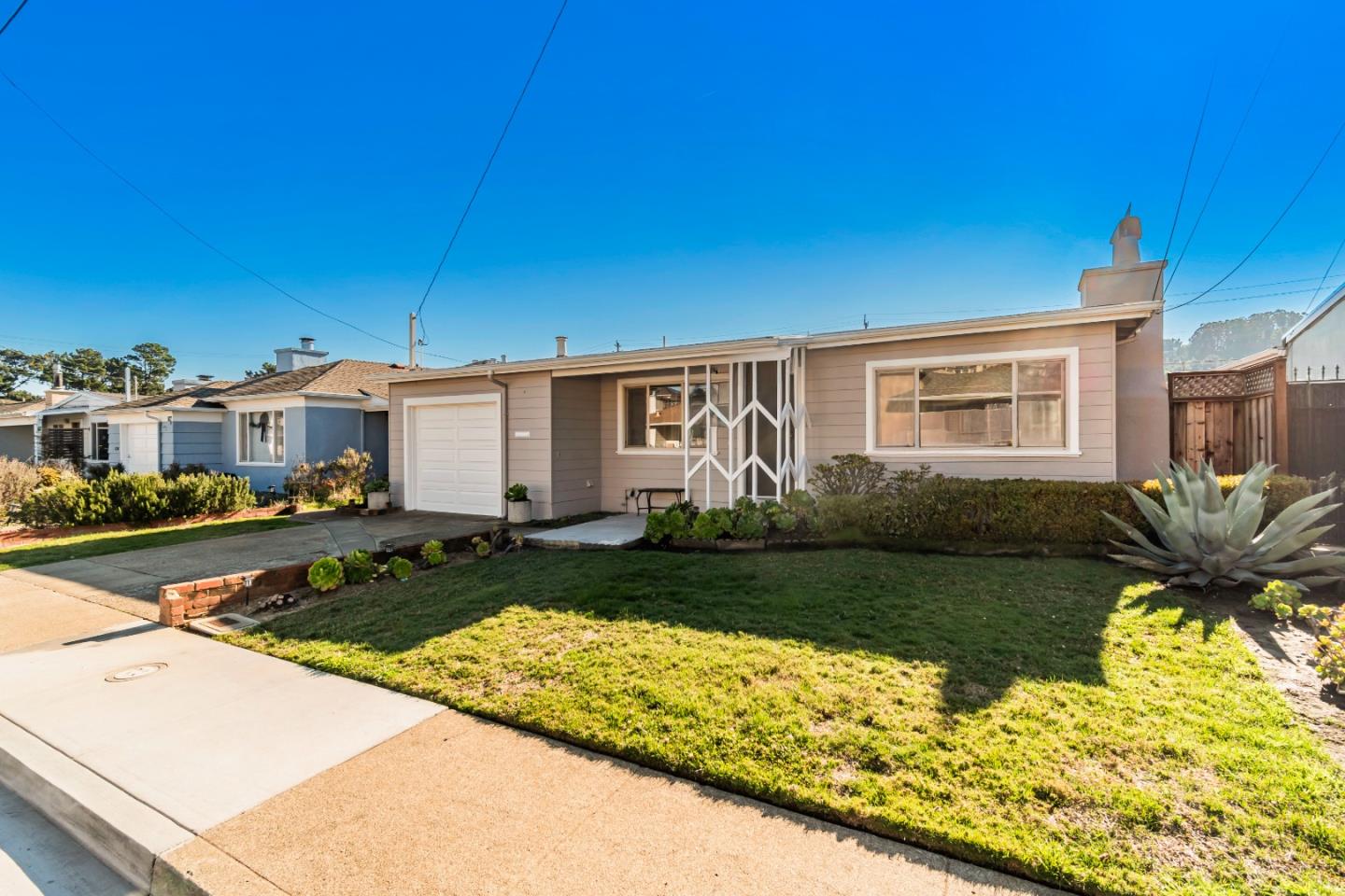 Detail Gallery Image 3 of 38 For 109 Adrian Ave, South San Francisco,  CA 94080 - 4 Beds | 2 Baths