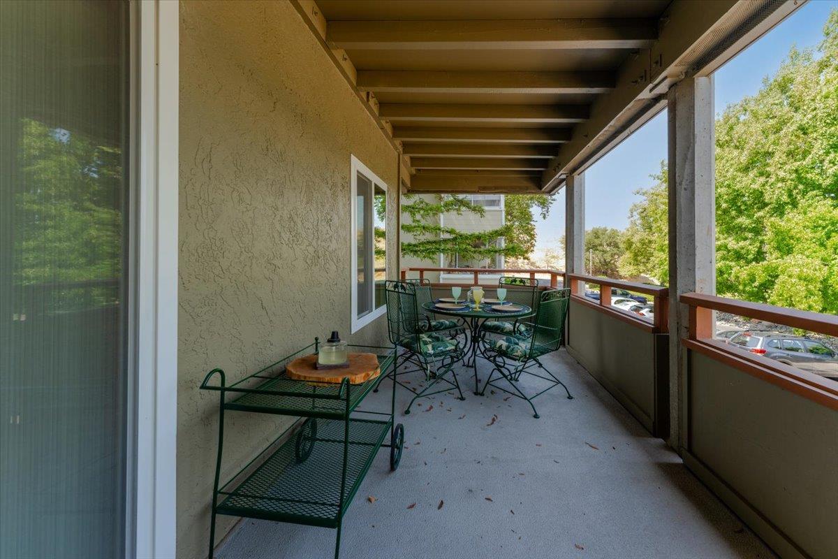 Detail Gallery Image 18 of 26 For 1909 Skycrest Dr #2,  Walnut Creek,  CA 94595 - 2 Beds | 2 Baths