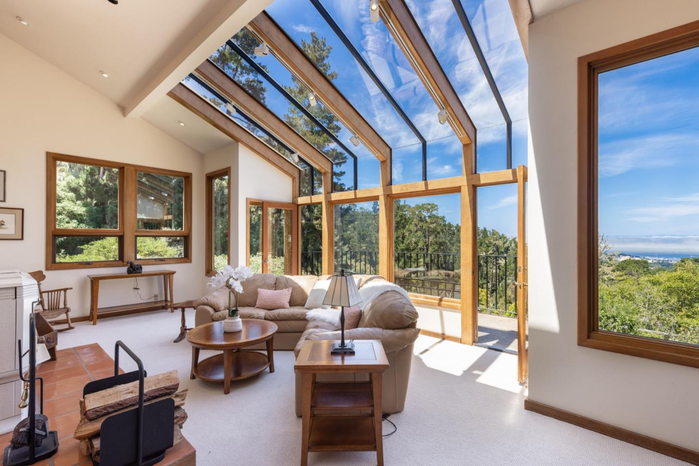 Detail Gallery Image 10 of 35 For 540 Aguajito Rd, Carmel,  CA 93923 - 2 Beds | 2 Baths
