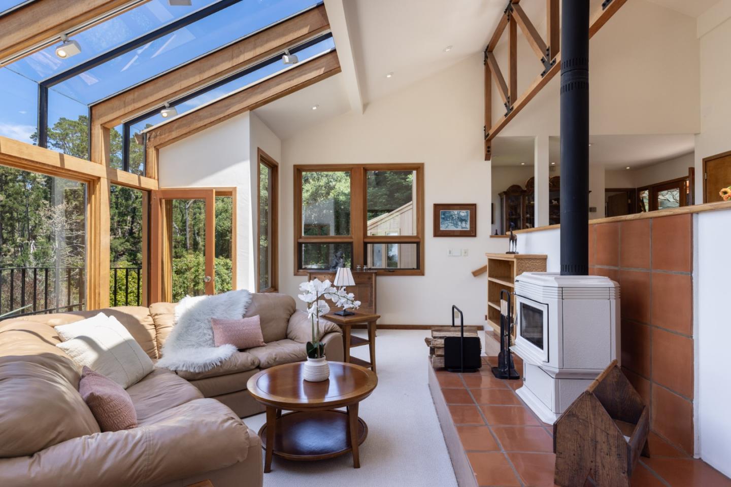 Detail Gallery Image 11 of 35 For 540 Aguajito Rd, Carmel,  CA 93923 - 2 Beds | 2 Baths