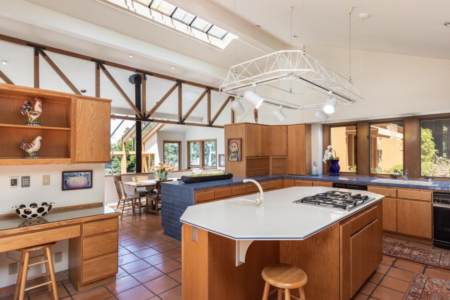 Detail Gallery Image 15 of 35 For 540 Aguajito Rd, Carmel,  CA 93923 - 2 Beds | 2 Baths