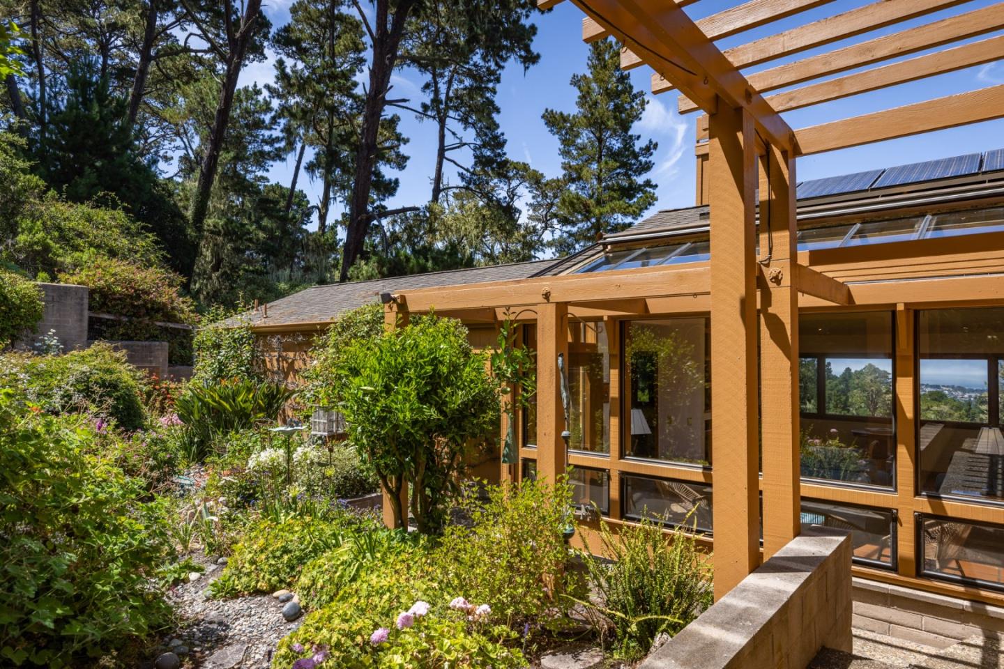 Detail Gallery Image 20 of 35 For 540 Aguajito Rd, Carmel,  CA 93923 - 2 Beds | 2 Baths