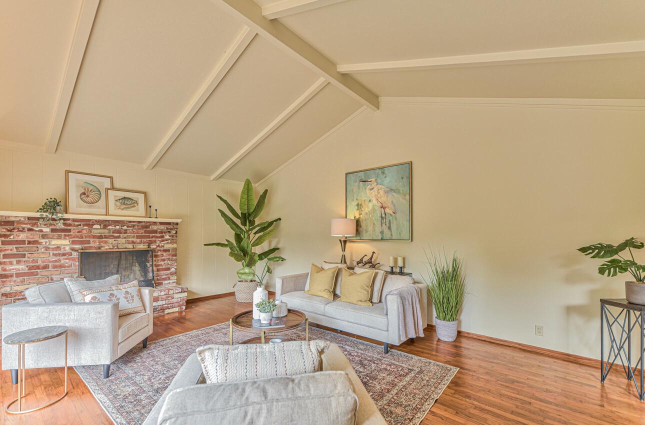 Detail Gallery Image 8 of 39 For 26 El Caminito Del Norte, Monterey,  CA 93940 - 3 Beds | 2 Baths