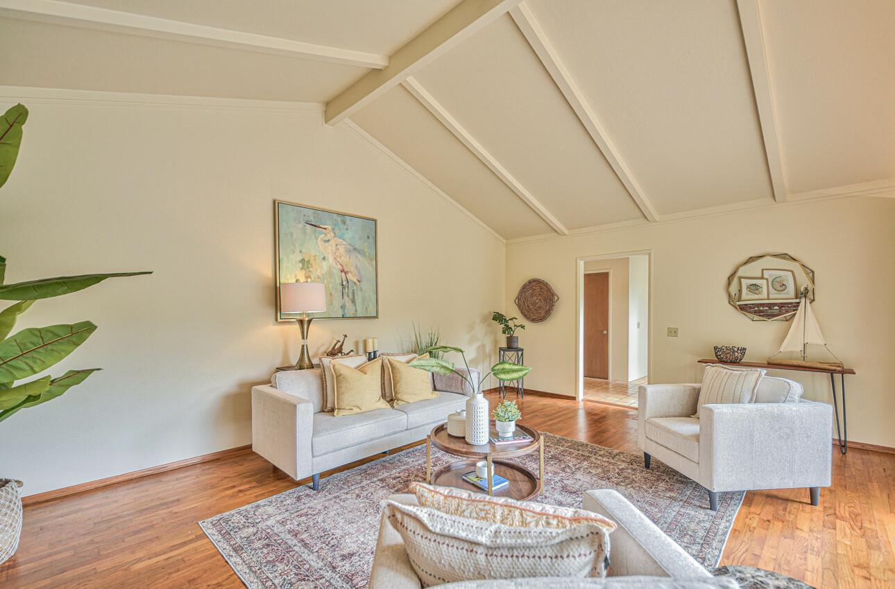 Detail Gallery Image 9 of 39 For 26 El Caminito Del Norte, Monterey,  CA 93940 - 3 Beds | 2 Baths