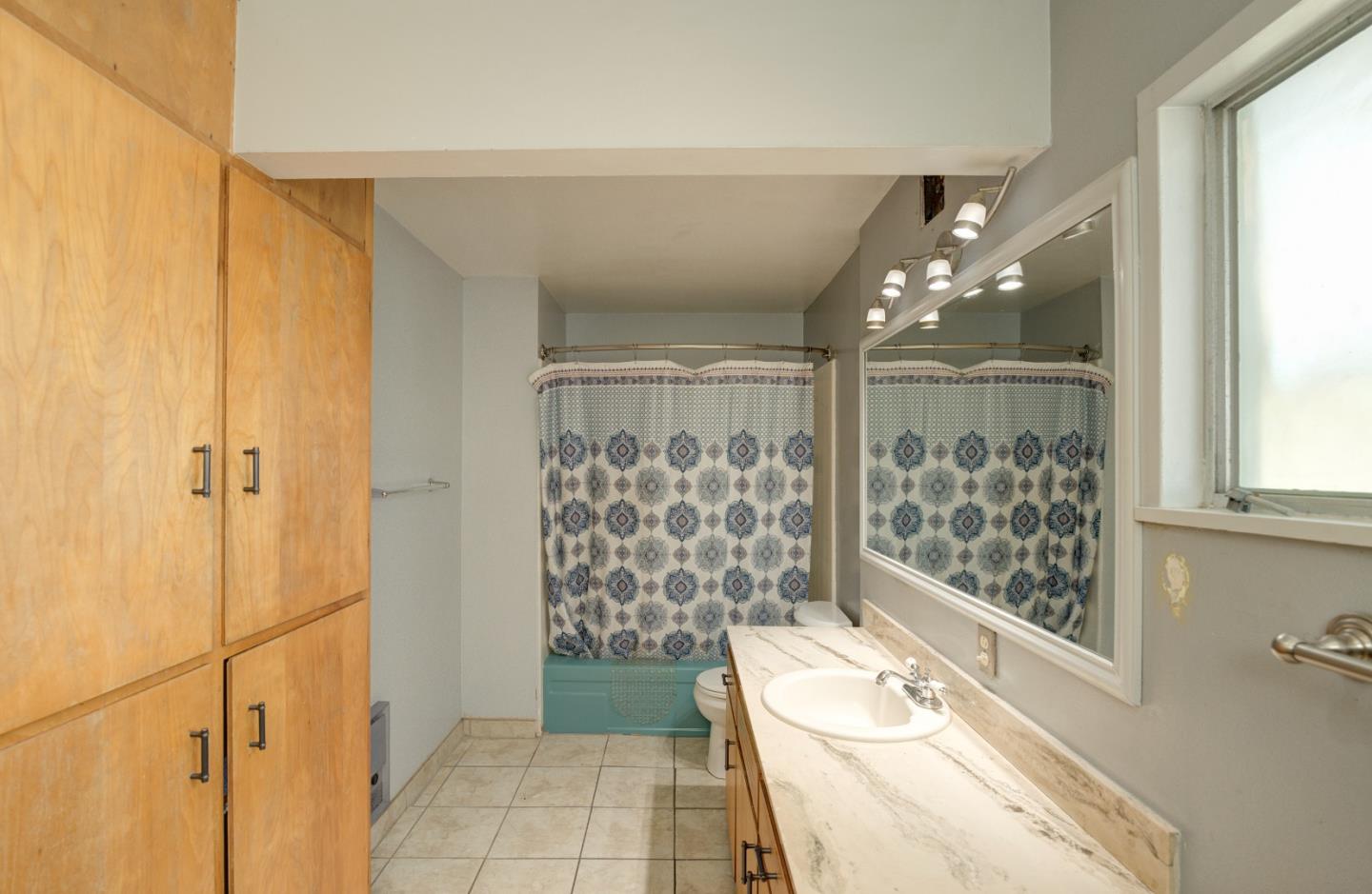 Detail Gallery Image 12 of 24 For 410 Ramona Ave, Monterey,  CA 93940 - 2 Beds | 1 Baths