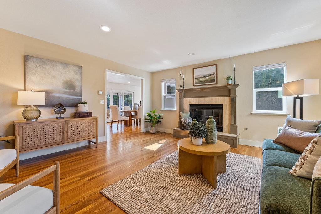 Detail Gallery Image 1 of 57 For 207 Harbor Dr, Santa Cruz,  CA 95062 - 3 Beds | 2/1 Baths