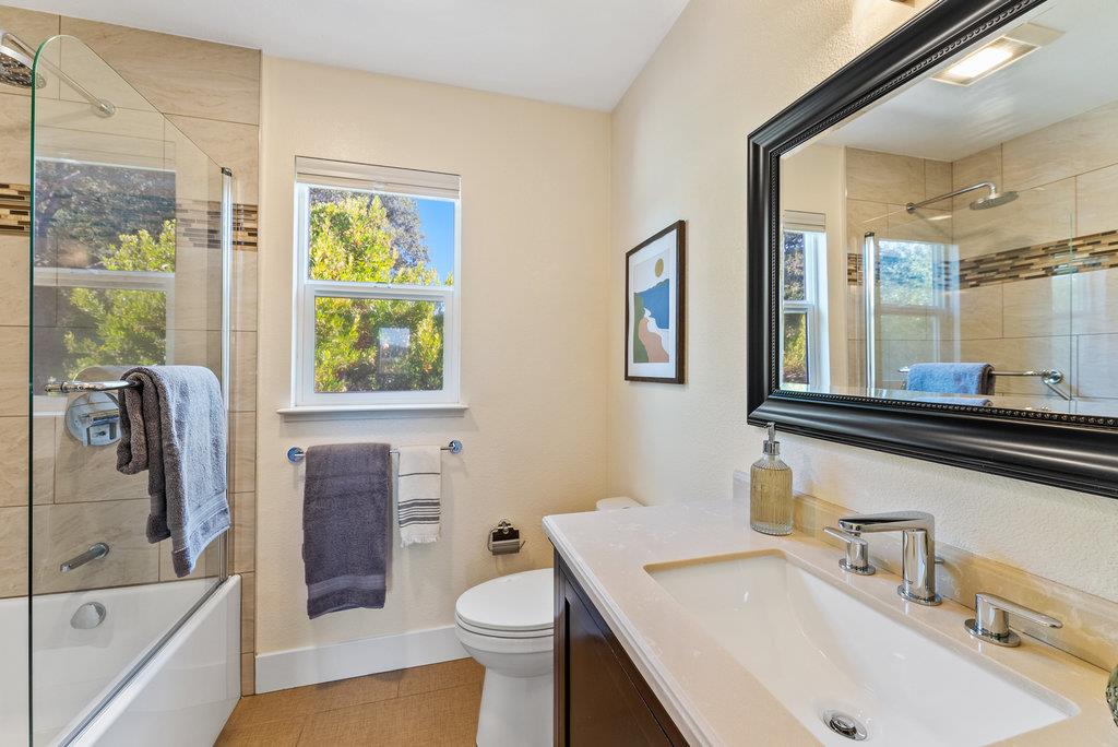 Detail Gallery Image 22 of 57 For 207 Harbor Dr, Santa Cruz,  CA 95062 - 3 Beds | 2/1 Baths