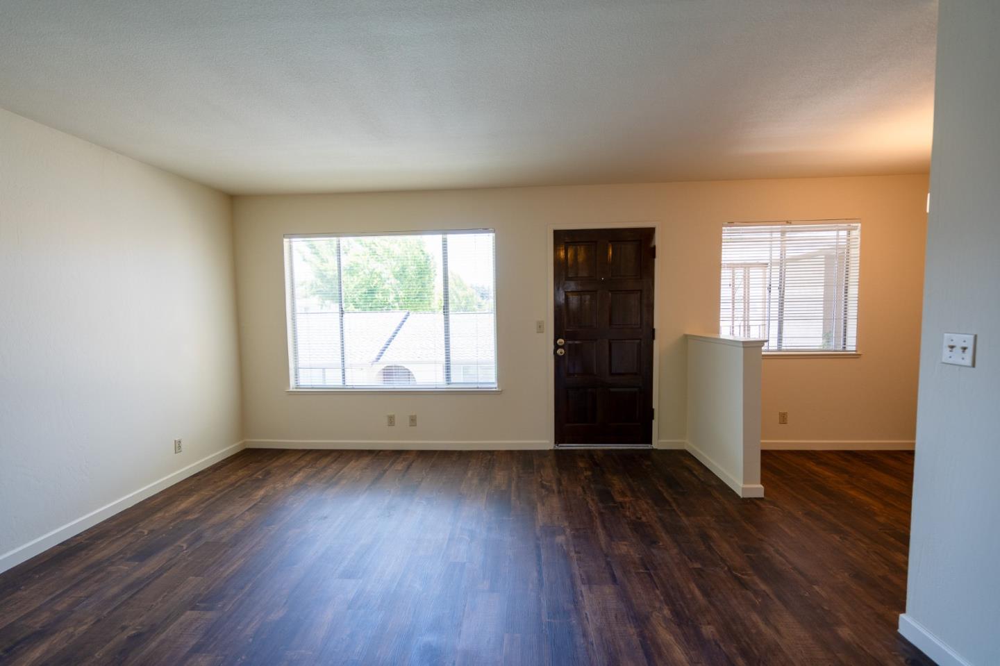 Detail Gallery Image 5 of 25 For 1576 Ontario Dr #16,  Sunnyvale,  CA 94087 - 2 Beds | 1 Baths