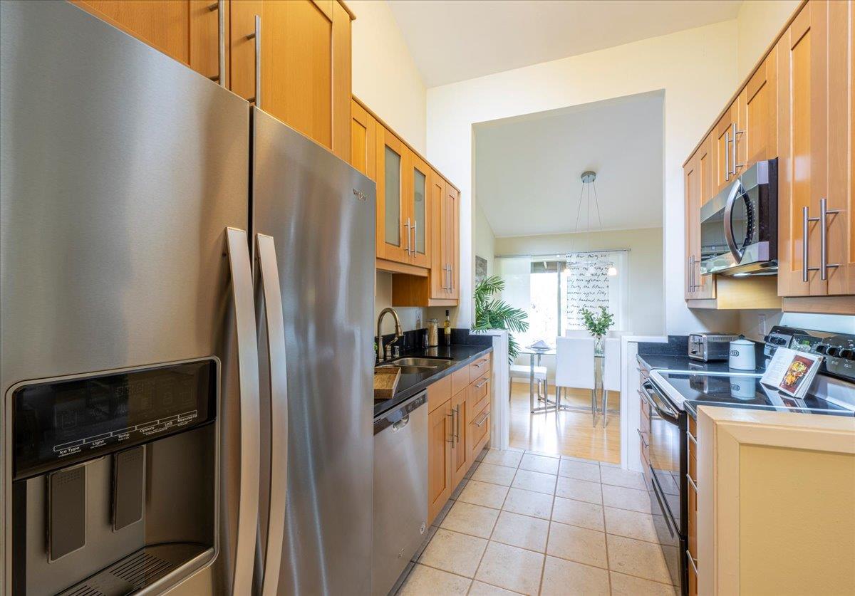 Detail Gallery Image 14 of 40 For 3374 Brittan Ave #13,  San Carlos,  CA 94070 - 3 Beds | 2 Baths