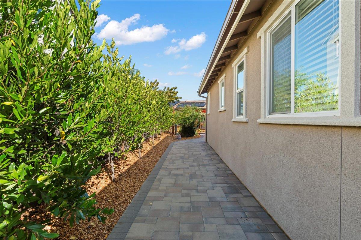 Detail Gallery Image 18 of 21 For 1511 Longmeadow Ct, Gilroy,  CA 95020 - 4 Beds | 2 Baths