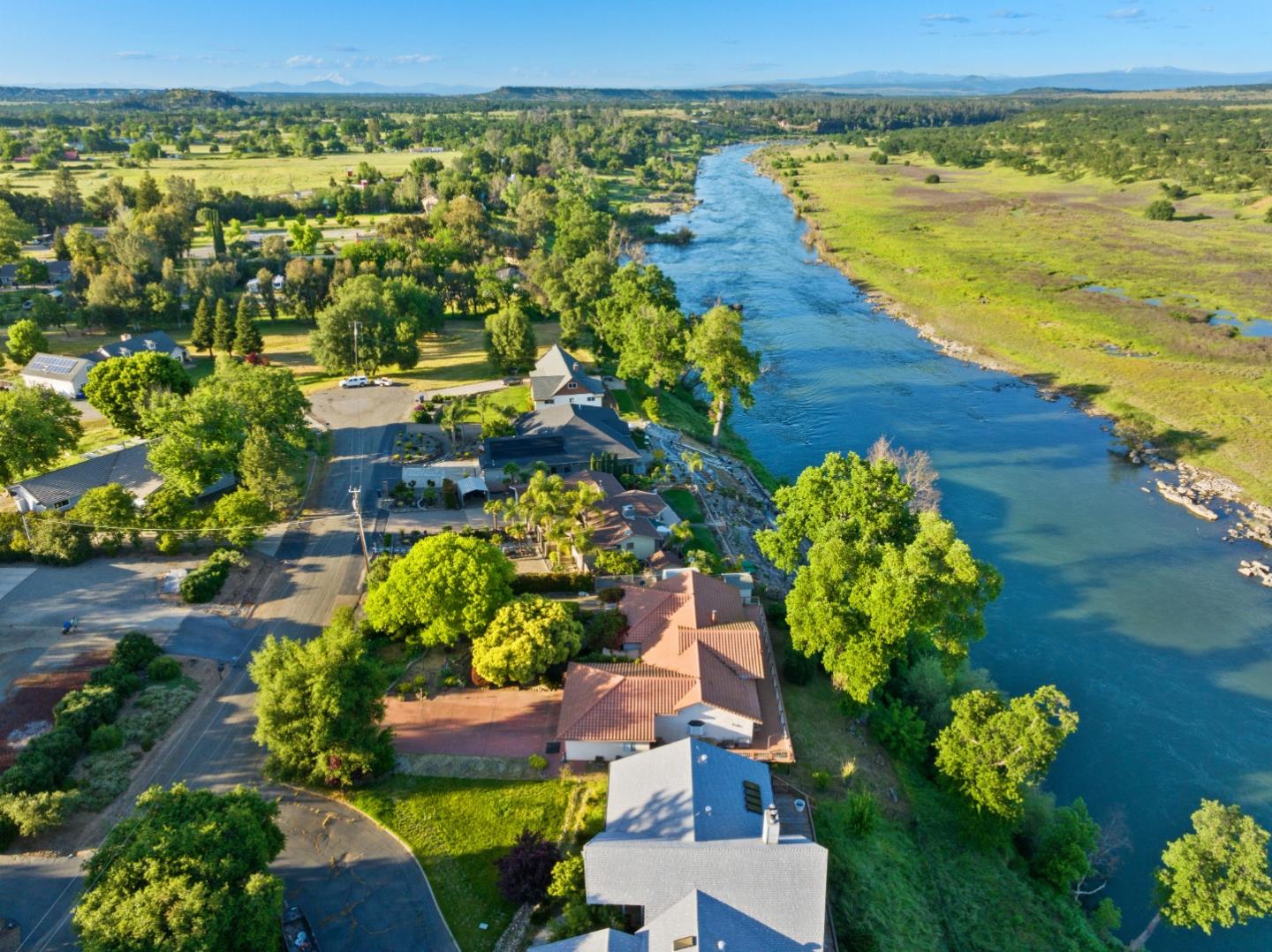 Detail Gallery Image 4 of 46 For 15560 China Rapids Dr, Red Bluff,  CA 96080 - 3 Beds | 2/1 Baths