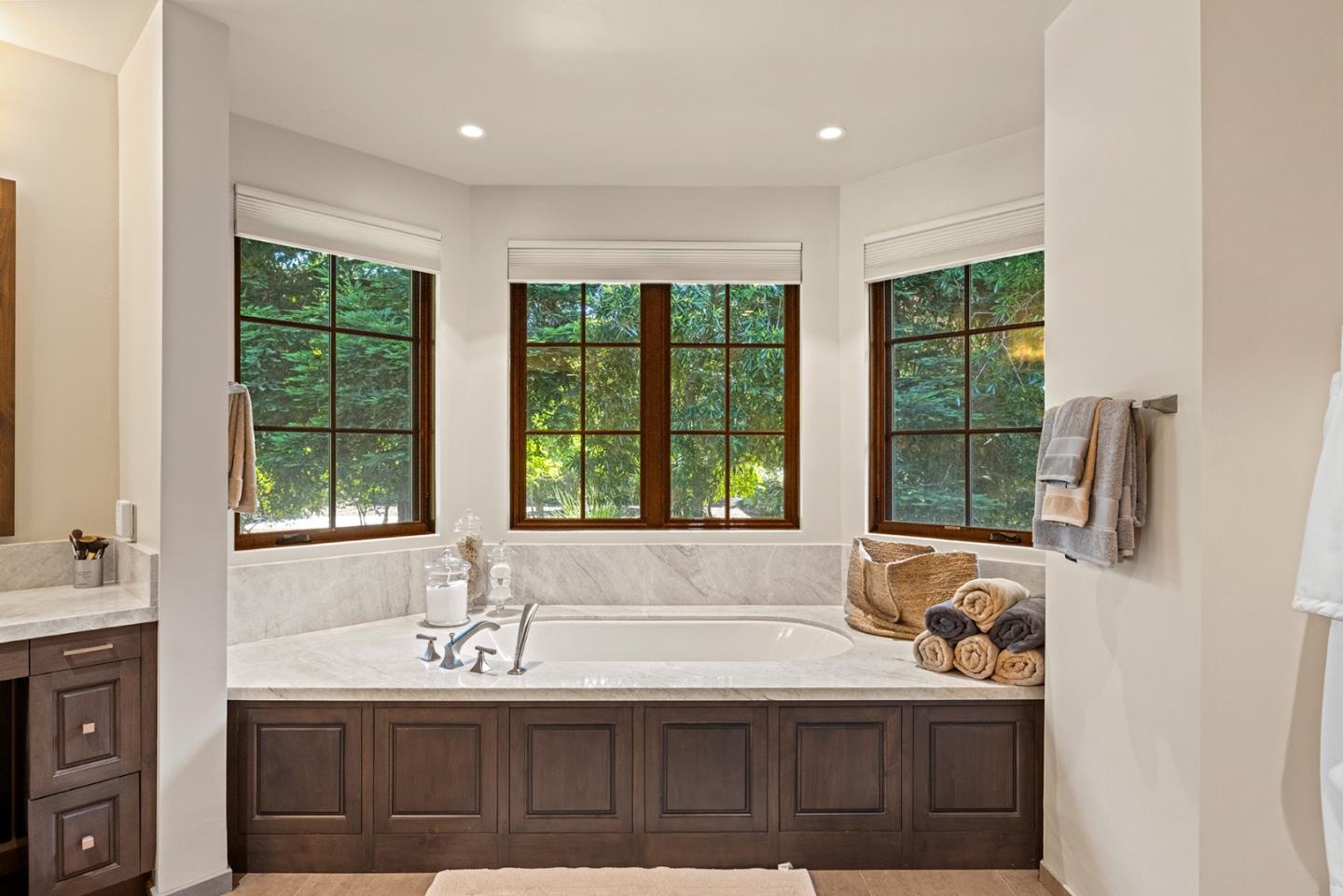 Detail Gallery Image 22 of 46 For 8640 River Meadows Rd, Carmel Valley,  CA 93923 - 3 Beds | 4/2 Baths