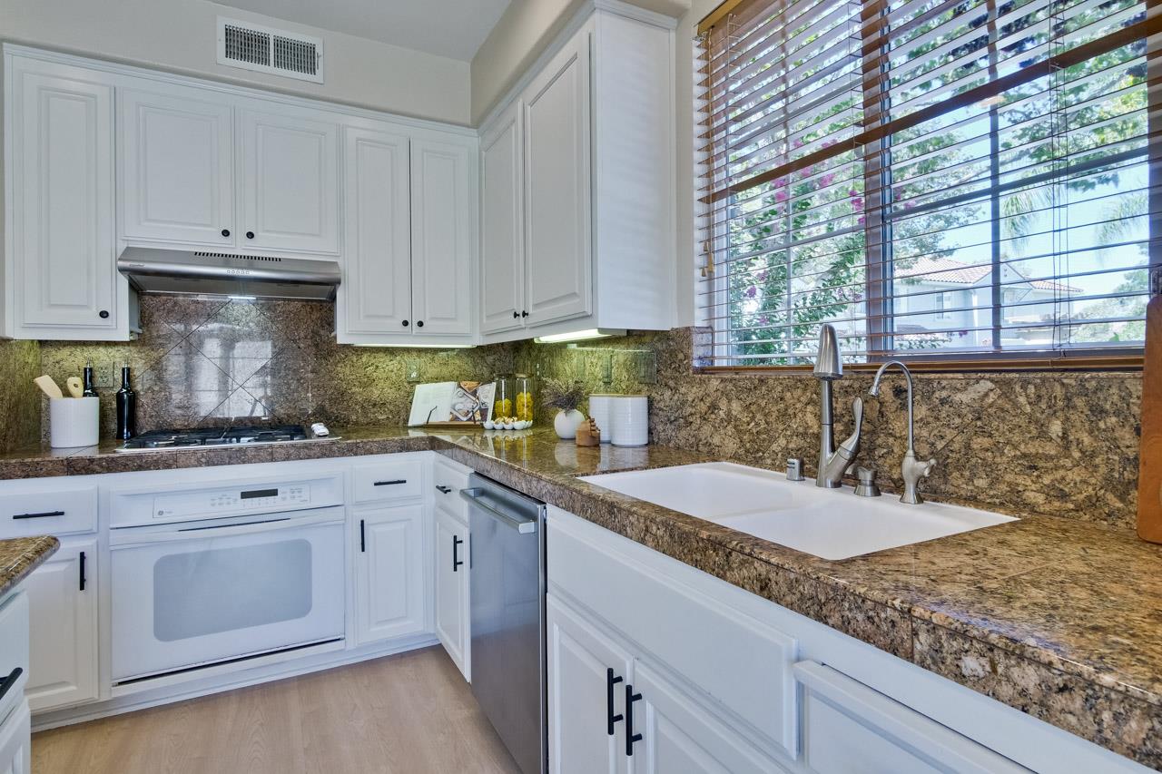 Detail Gallery Image 13 of 52 For 35489 Monterra Cir, Union City,  CA 94587 - 3 Beds | 2/1 Baths