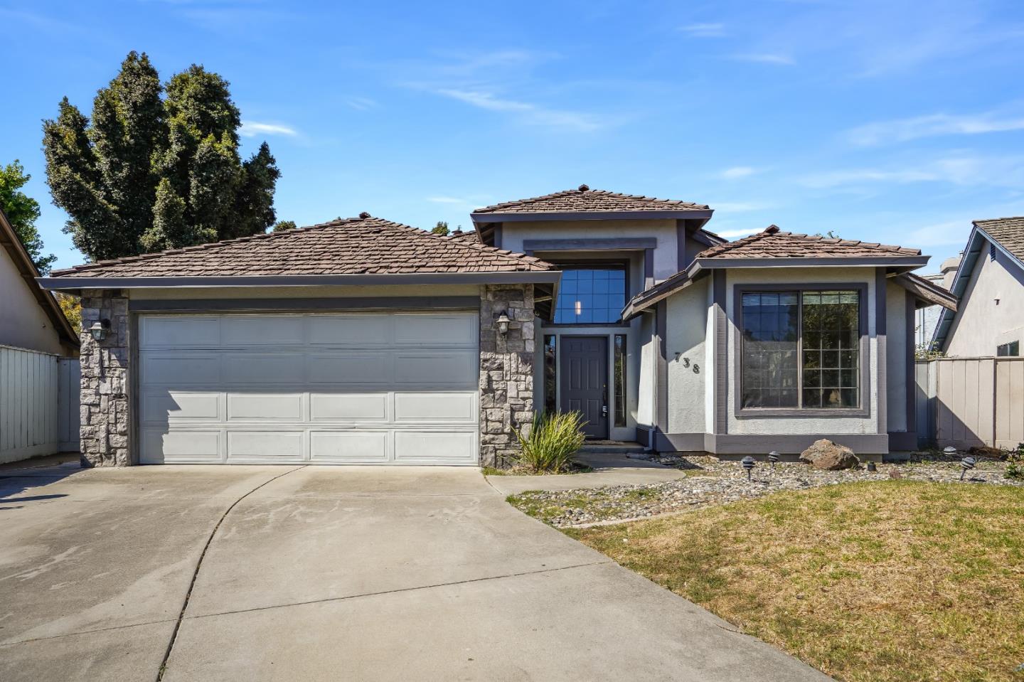 738 Nacional Ct  