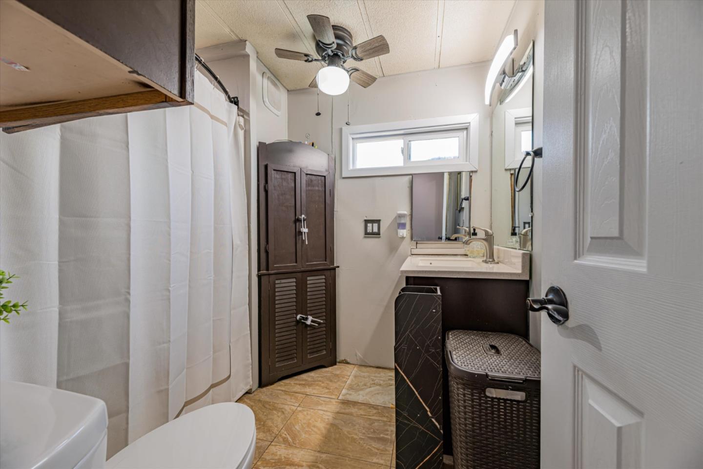 Detail Gallery Image 11 of 11 For 436 N Mercey Spring Rd #16,  Los Banos,  CA 93635 - 3 Beds | 1/1 Baths