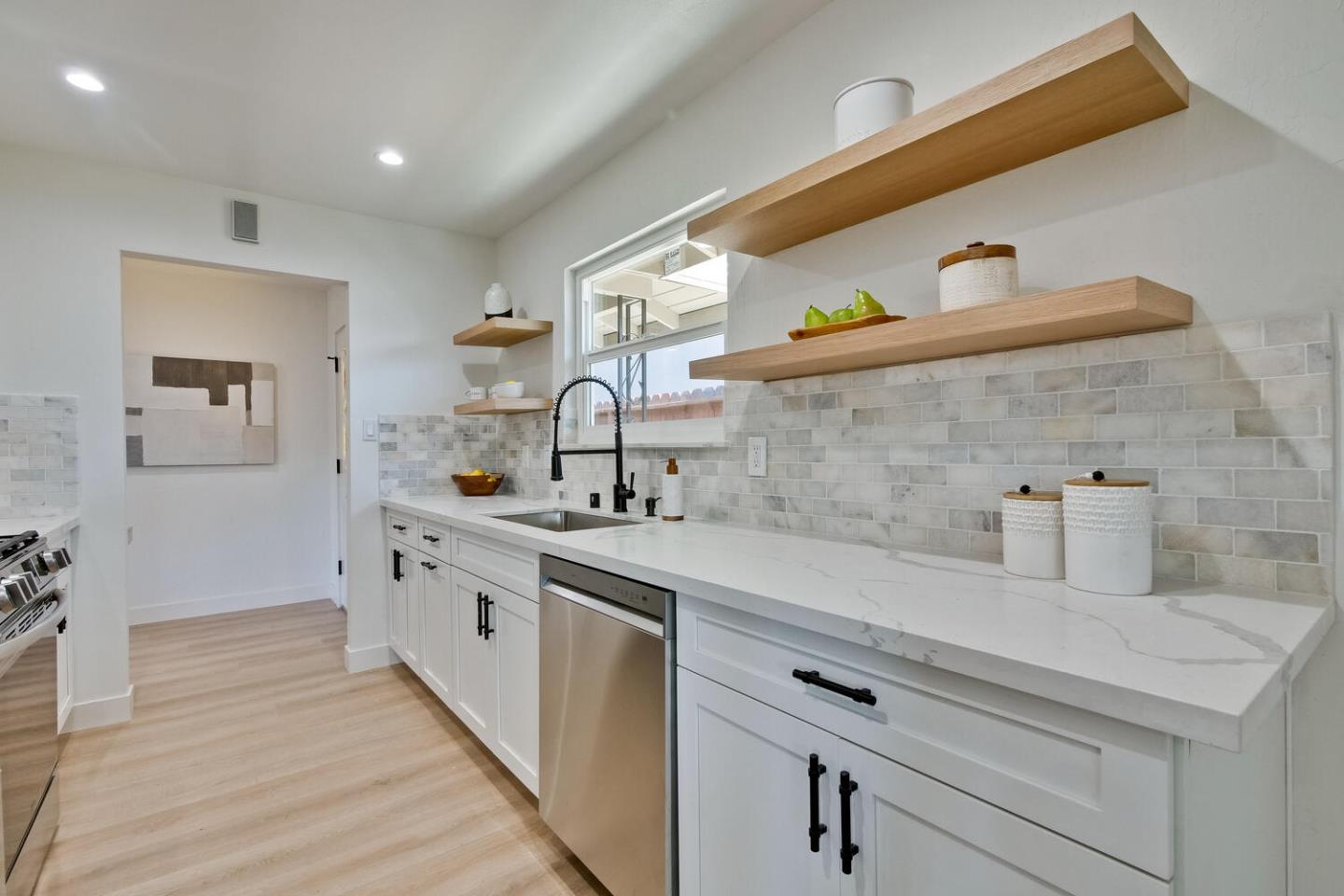 Detail Gallery Image 7 of 31 For 7011 Fairmount Ave, El Cerrito,  CA 94530 - 3 Beds | 2 Baths