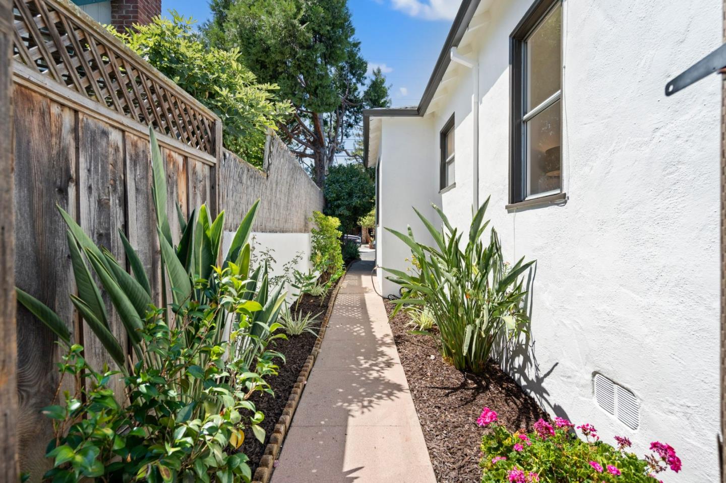 Detail Gallery Image 37 of 37 For 1659 Walnut St, San Carlos,  CA 94070 - 3 Beds | 1/1 Baths