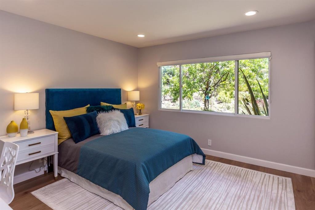 Detail Gallery Image 18 of 29 For 26636 Altamont, Los Altos Hills,  CA 94022 - 5 Beds | 3/1 Baths