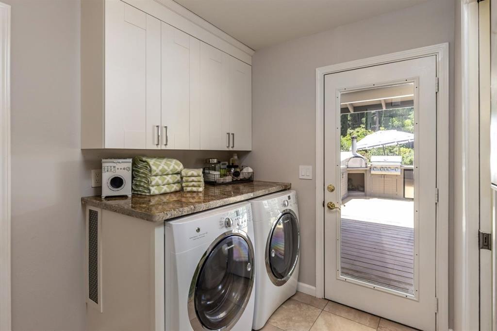 Detail Gallery Image 21 of 29 For 26636 Altamont, Los Altos Hills,  CA 94022 - 5 Beds | 3/1 Baths