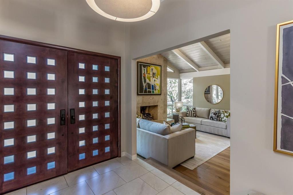 Detail Gallery Image 4 of 29 For 26636 Altamont, Los Altos Hills,  CA 94022 - 5 Beds | 3/1 Baths