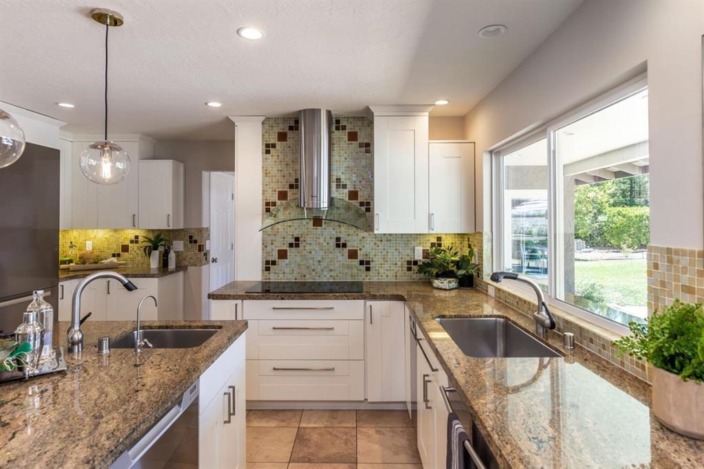 Detail Gallery Image 8 of 29 For 26636 Altamont, Los Altos Hills,  CA 94022 - 5 Beds | 3/1 Baths