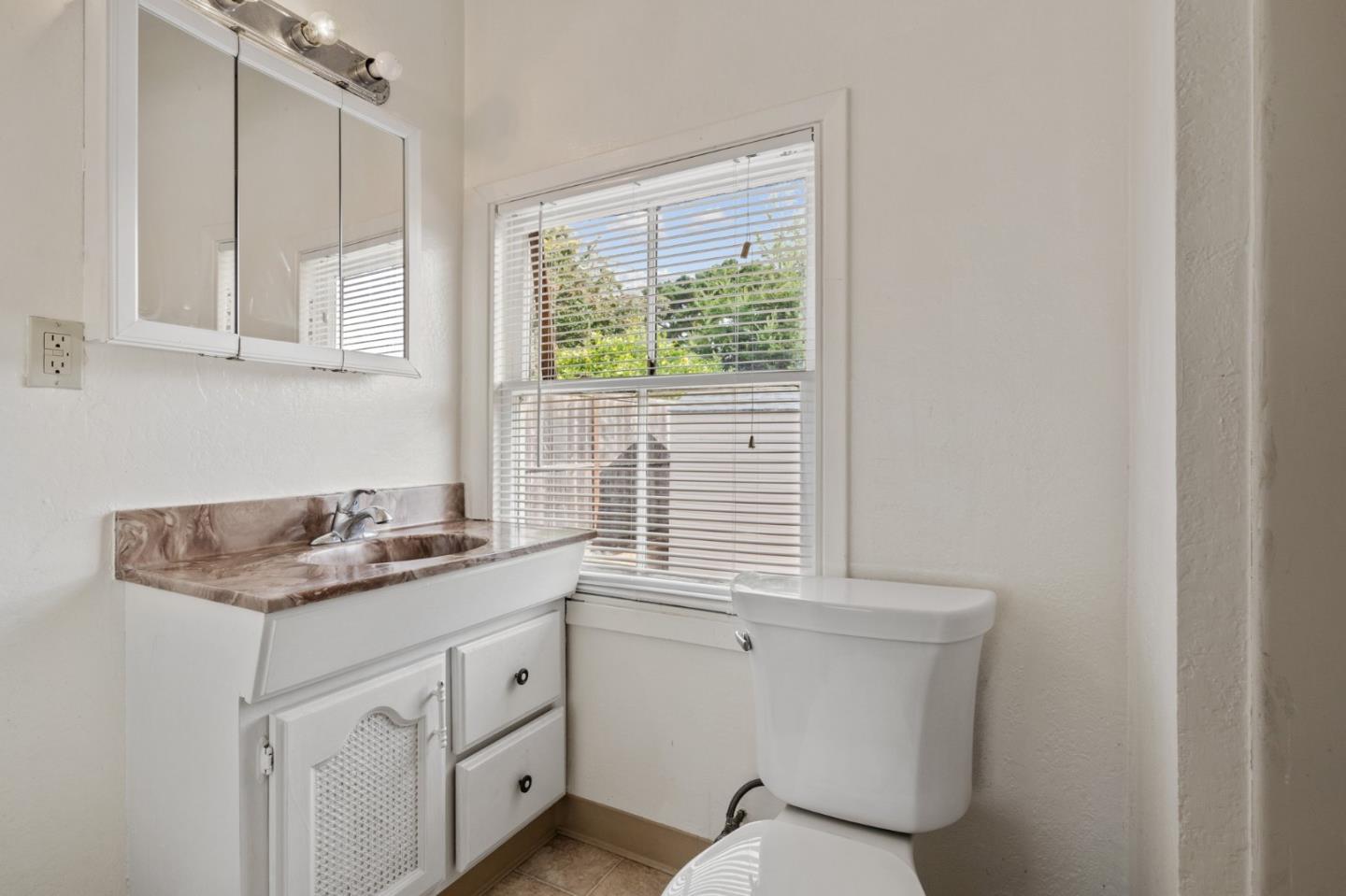 Detail Gallery Image 10 of 26 For 216 Camaritas Ave, South San Francisco,  CA 94080 - 3 Beds | 2 Baths