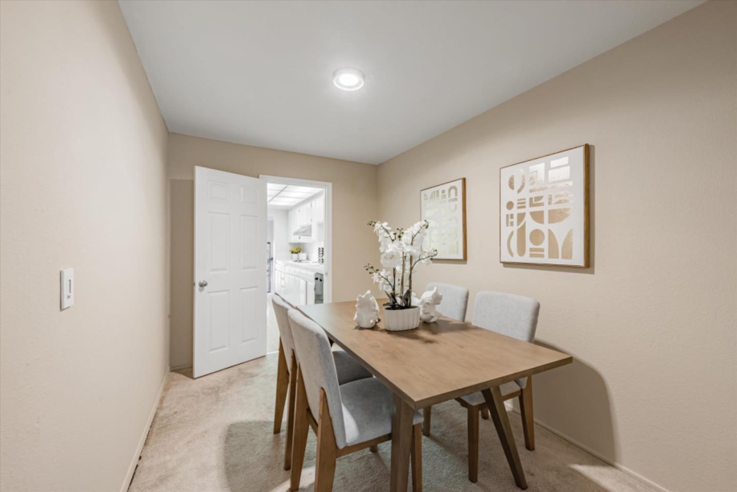 Detail Gallery Image 10 of 49 For 13479 Aurora Dr #U5,  San Leandro,  CA 94577 - 3 Beds | 2/1 Baths