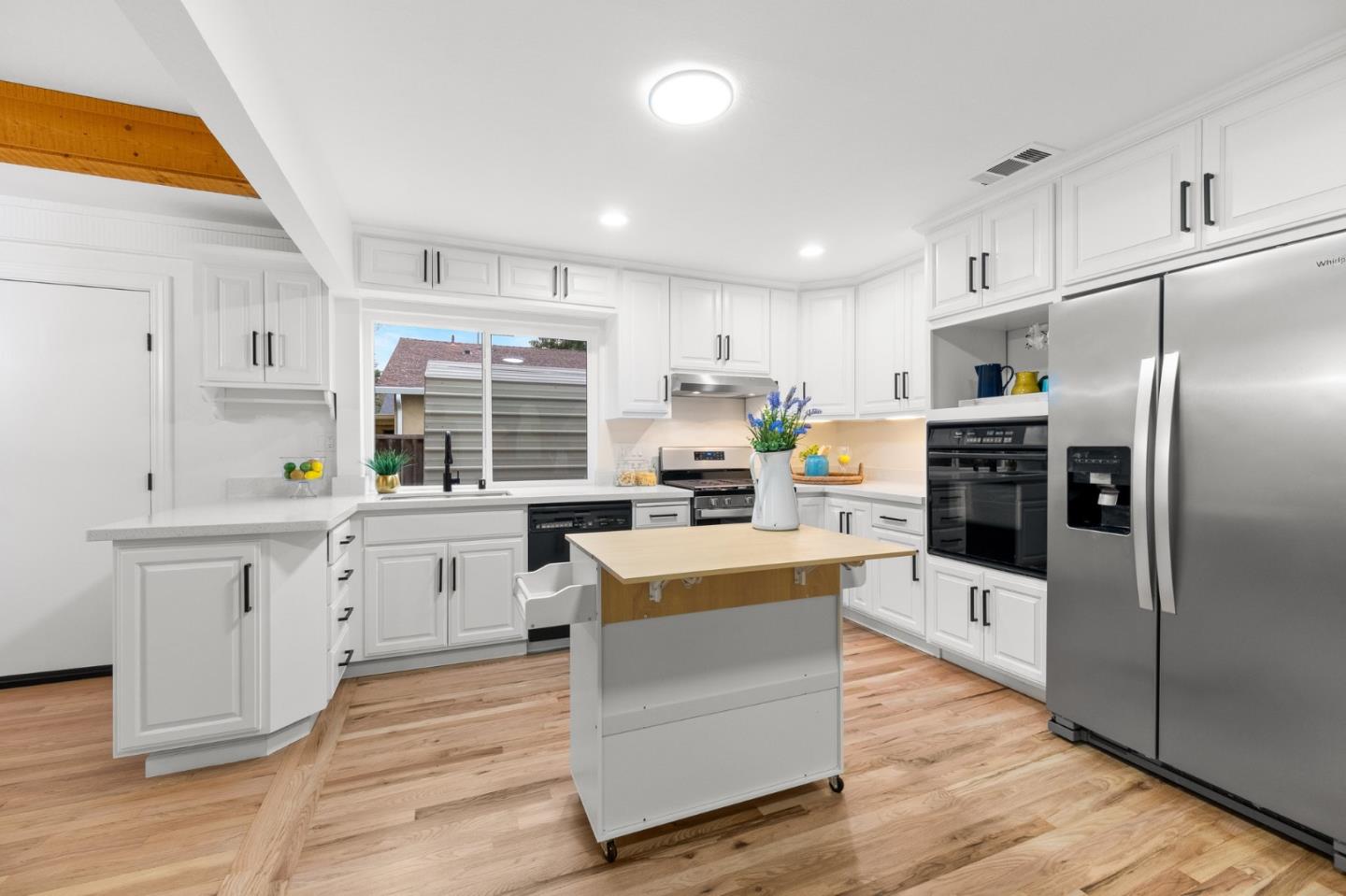 Detail Gallery Image 10 of 43 For 279 Vineyard Dr, San Jose,  CA 95119 - 4 Beds | 2/1 Baths