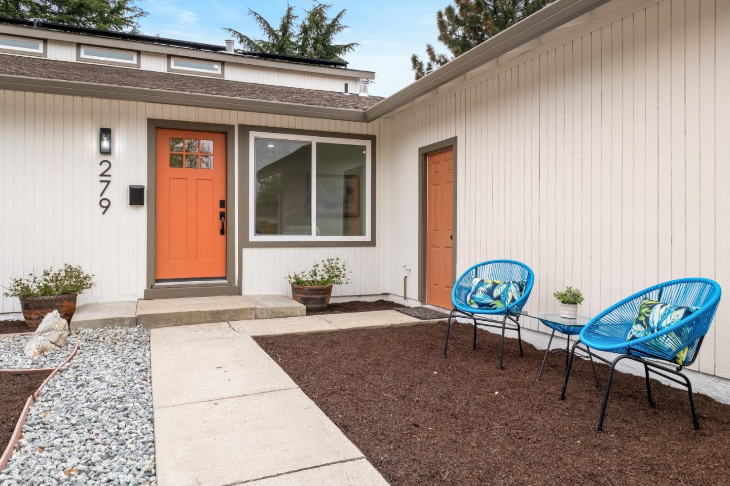 Detail Gallery Image 2 of 43 For 279 Vineyard Dr, San Jose,  CA 95119 - 4 Beds | 2/1 Baths