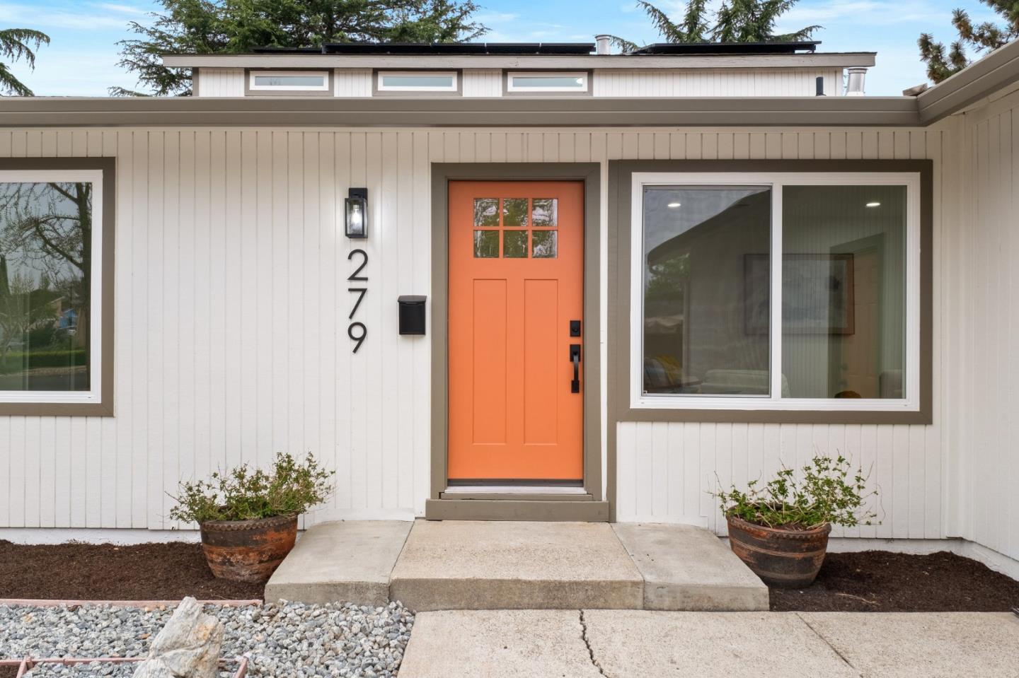 Detail Gallery Image 3 of 43 For 279 Vineyard Dr, San Jose,  CA 95119 - 4 Beds | 2/1 Baths