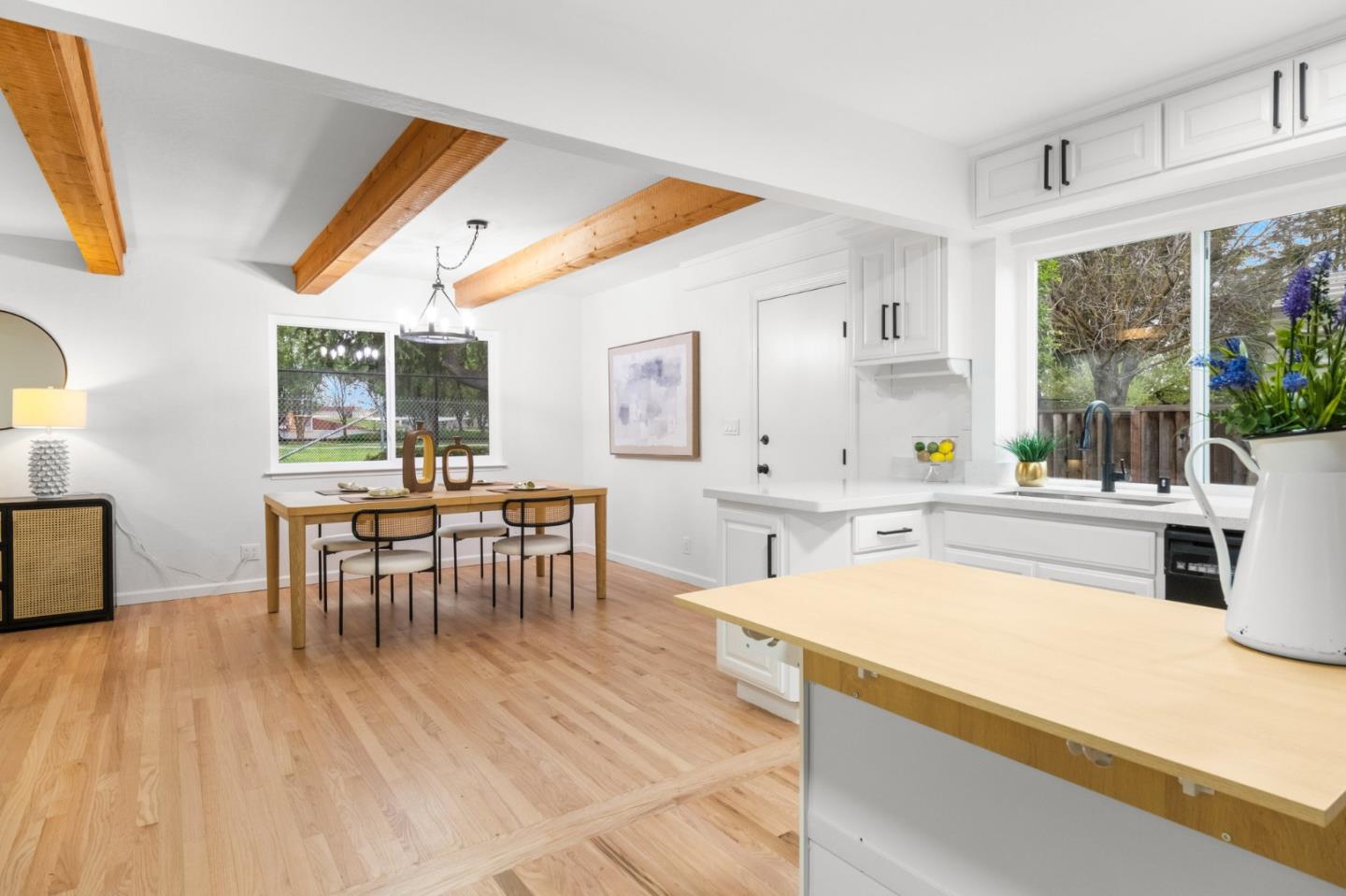 Detail Gallery Image 6 of 43 For 279 Vineyard Dr, San Jose,  CA 95119 - 4 Beds | 2/1 Baths