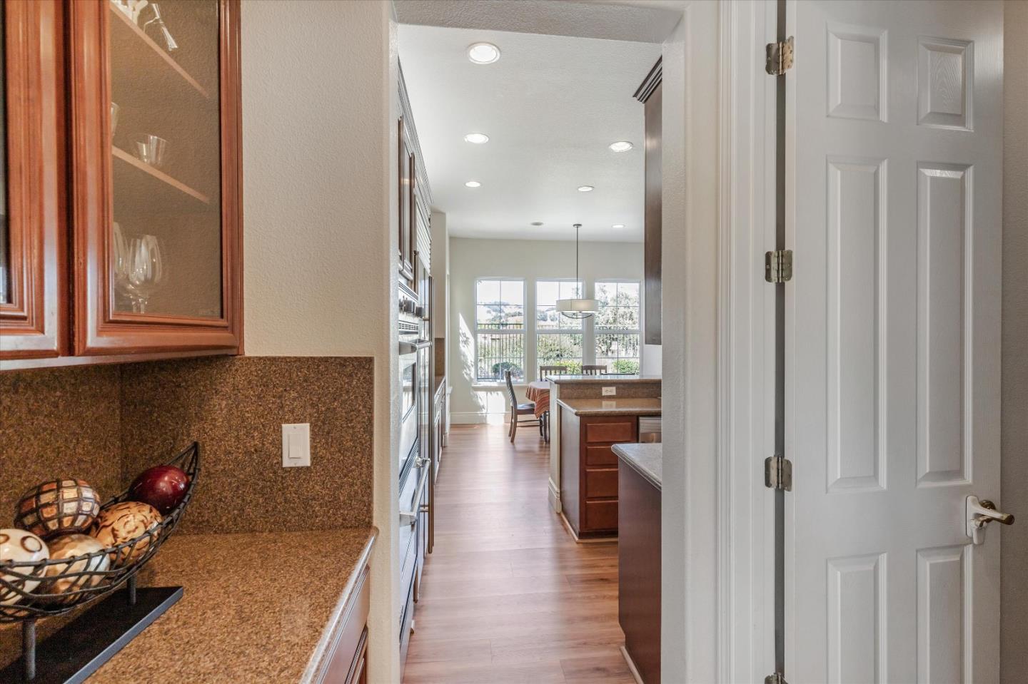 Detail Gallery Image 10 of 68 For 2460 Muirfield Way, Gilroy,  CA 95020 - 5 Beds | 4/1 Baths