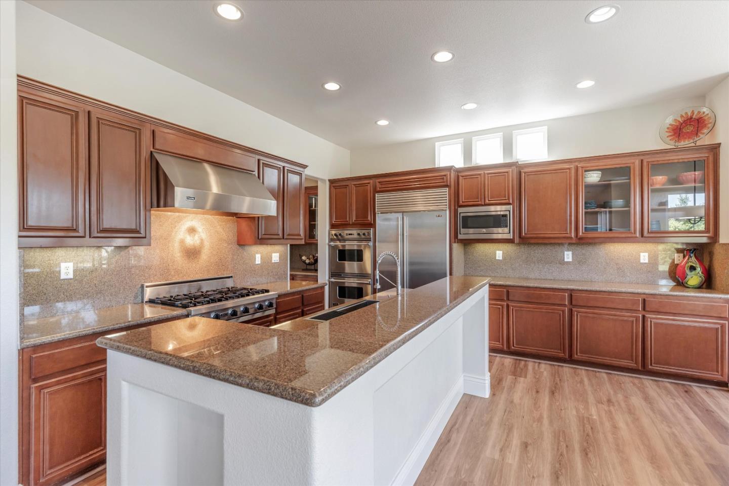 Detail Gallery Image 11 of 68 For 2460 Muirfield Way, Gilroy,  CA 95020 - 5 Beds | 4/1 Baths