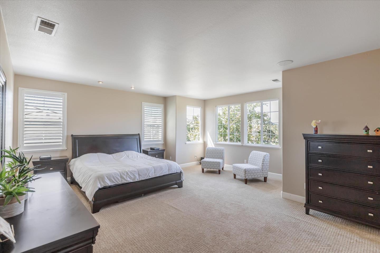 Detail Gallery Image 25 of 68 For 2460 Muirfield Way, Gilroy,  CA 95020 - 5 Beds | 4/1 Baths