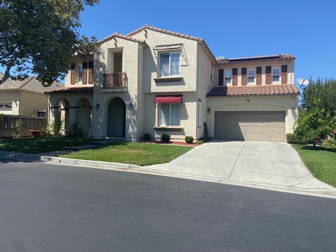 Detail Gallery Image 3 of 68 For 2460 Muirfield Way, Gilroy,  CA 95020 - 5 Beds | 4/1 Baths