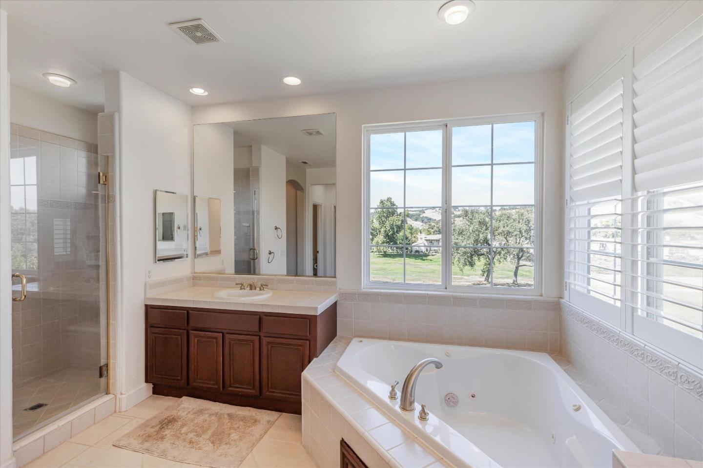 Detail Gallery Image 40 of 68 For 2460 Muirfield Way, Gilroy,  CA 95020 - 5 Beds | 4/1 Baths