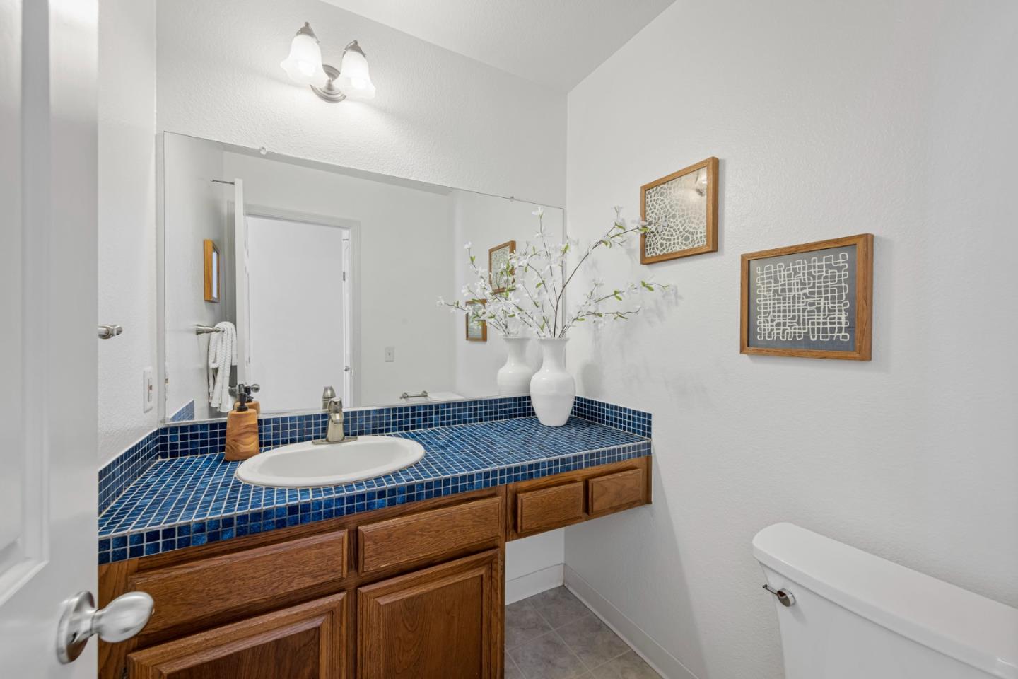 Detail Gallery Image 5 of 43 For 5245 Rio Lobo Dr, San Jose,  CA 95136 - 4 Beds | 2/1 Baths