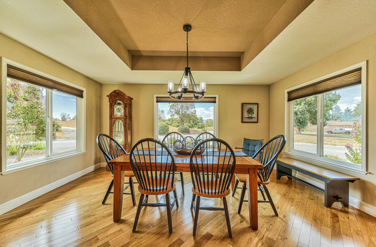 Detail Gallery Image 16 of 63 For 1365 S Ridgemark Dr, Hollister,  CA 95023 - 2 Beds | 2/1 Baths